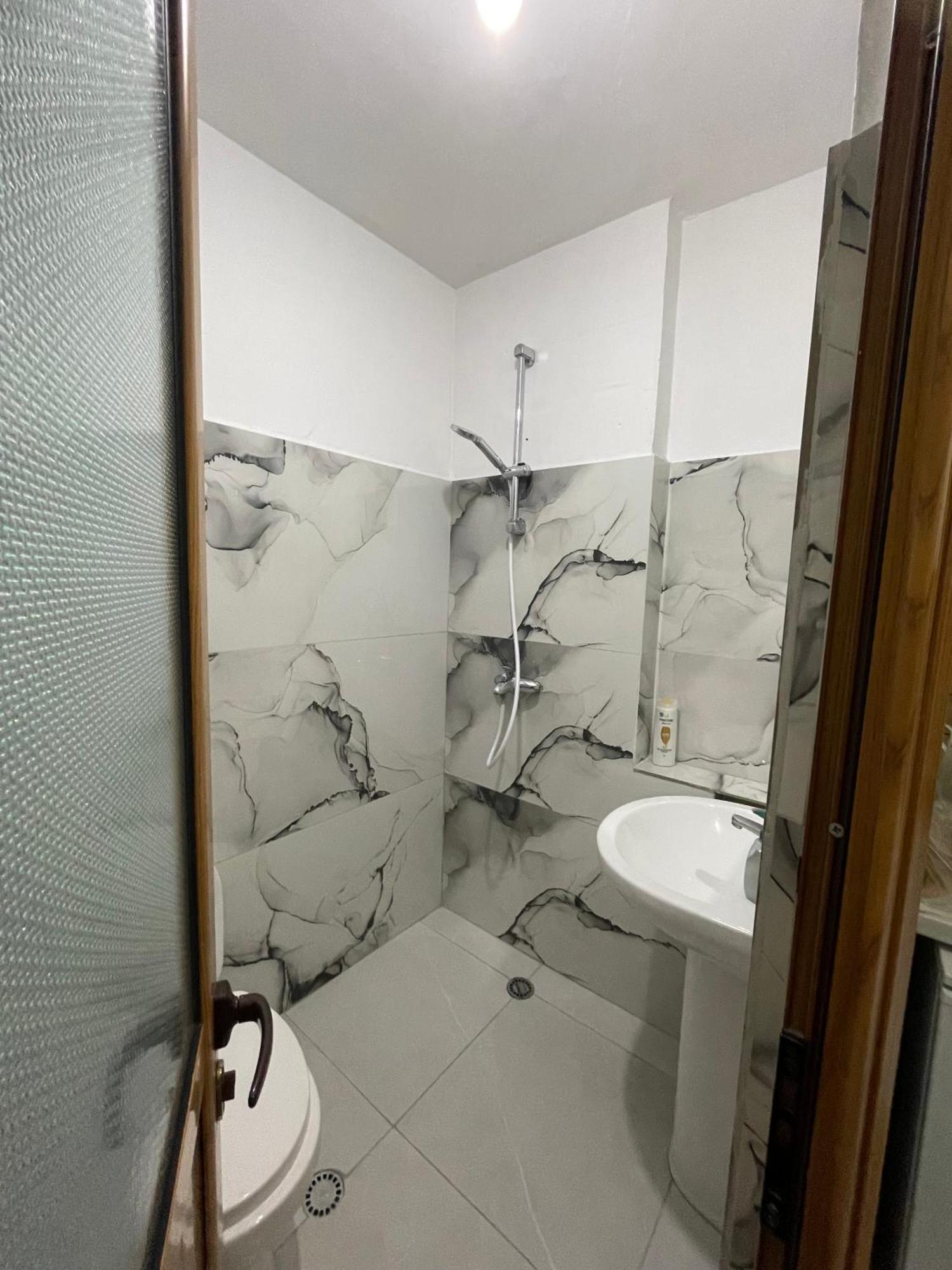 Agroni Rooms Tirana Extérieur photo